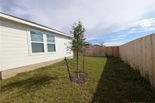 862 Bluegrass Pt, New Braunfels, TX 78130 - Photo 35