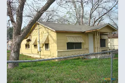 802 Campbell Street, Seguin, TX 78155 - Photo 1