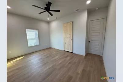 318 Warehouse Road, Victoria, TX 77905 - Photo 13