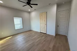 318 Warehouse Rd, Victoria, TX 77905 - Photo 13