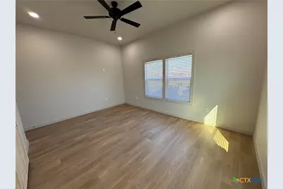 318 Warehouse Road, Victoria, TX 77905 - Photo 15