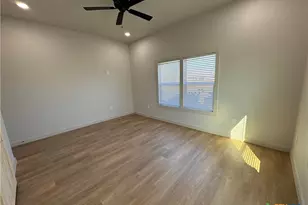 318 Warehouse Rd, Victoria, TX 77905 - Photo 15