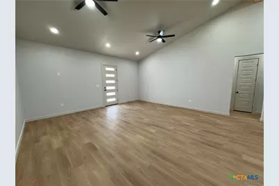 318 Warehouse Road, Victoria, TX 77905 - Photo 3