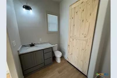 318 Warehouse Road, Victoria, TX 77905 - Photo 27