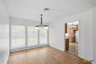 205 Lansdown St, Victoria, TX 77904 - Photo 7