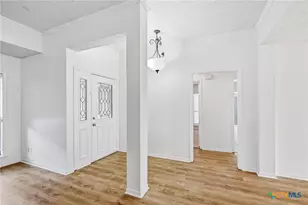 205 Lansdown St, Victoria, TX 77904 - Photo 3