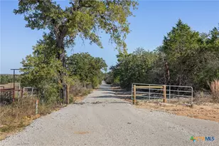 555 Altamira Ln, Dale, TX 78616 - Photo 11