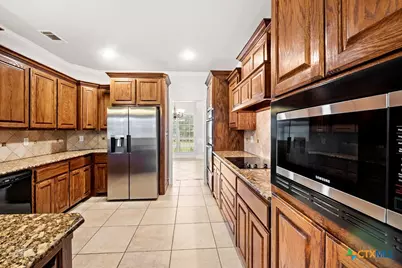 365 Green Park Drive, Belton, TX 76513 - Photo 7