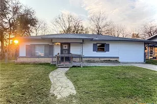 2304 Louise St, Seguin, TX 78155 - Photo 1