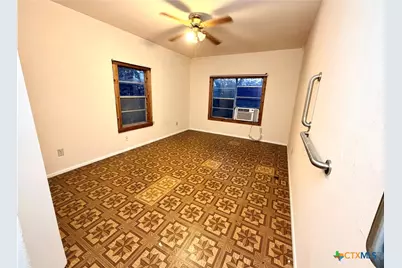 2304 Louise Street, Seguin, TX 78155 - Photo 9