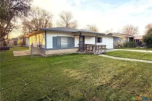 2304 Louise St, Seguin, TX 78155 - Photo 3