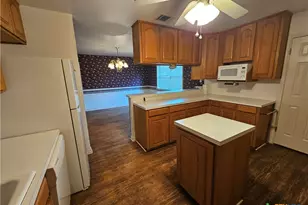 1106 Berkman Dr, Victoria, TX 77904 - Photo 15