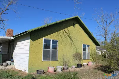 2742 W Kingsbury Street, Seguin, TX 78155 - Photo 25