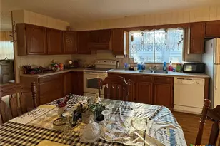 2742 W Kingsbury St, Seguin, TX 78155 - Photo 9