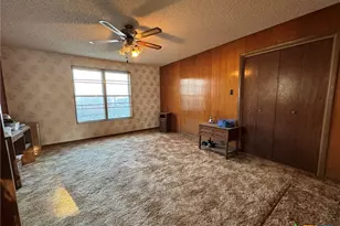 2742 W Kingsbury St, Seguin, TX 78155 - Photo 15