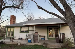 2742 W Kingsbury St, Seguin, TX 78155 - Photo 1