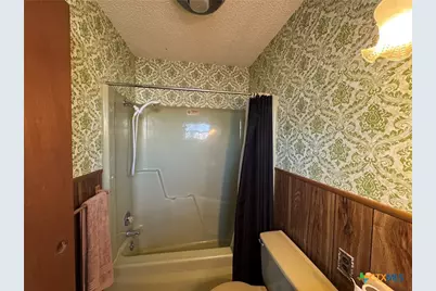 2742 W Kingsbury Street, Seguin, TX 78155 - Photo 13