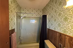 2742 W Kingsbury St, Seguin, TX 78155 - Photo 13