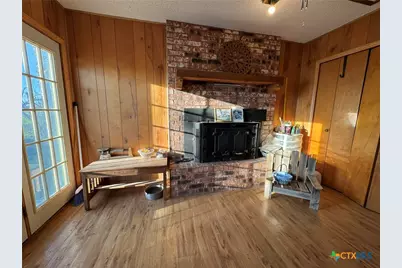 2742 W Kingsbury Street, Seguin, TX 78155 - Photo 7