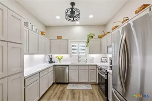 113 Charleston Dr, Victoria, TX 77904 - Photo 11