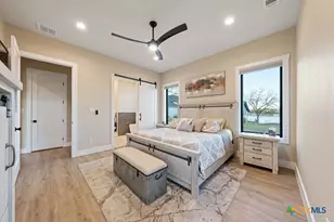 300 Bridgepoint Dr, Kingsland, TX 78639 - Photo 17