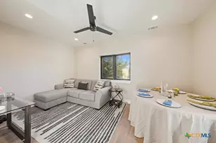 300 Bridgepoint Dr, Kingsland, TX 78639 - Photo 27