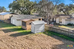 404 Glen Oaks Ln, Cuero, TX 77954 - Photo 33