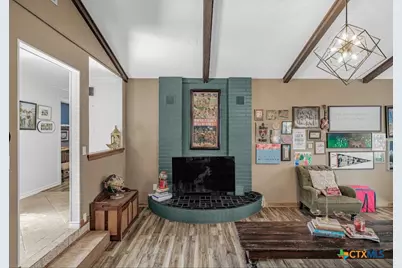 404 Glen Oaks Ln, Cuero, TX 77954 - Photo 25