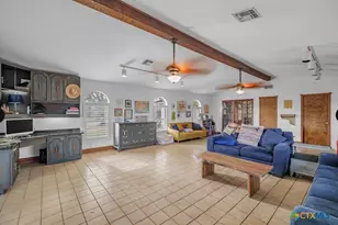 404 Glen Oaks Ln, Cuero, TX 77954 - Photo 3