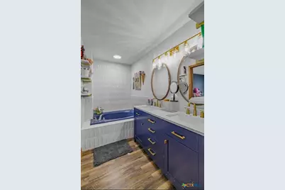 404 Glen Oaks Ln, Cuero, TX 77954 - Photo 11