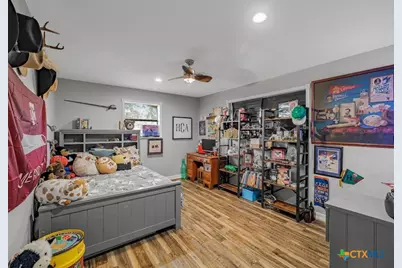 404 Glen Oaks Ln, Cuero, TX 77954 - Photo 19