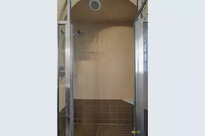 404 Glen Oaks Ln, Cuero, TX 77954 - Photo 21