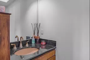 404 Glen Oaks Ln, Cuero, TX 77954 - Photo 5