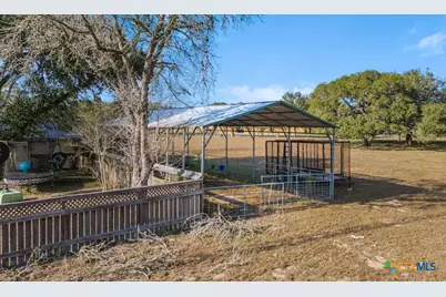 404 Glen Oaks Ln, Cuero, TX 77954 - Photo 35