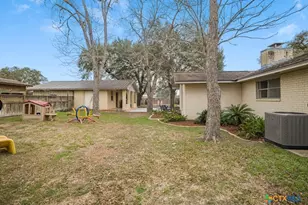 404 Glen Oaks Ln, Cuero, TX 77954 - Photo 27