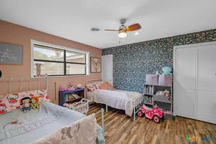 404 Glen Oaks Ln, Cuero, TX 77954 - Photo 17