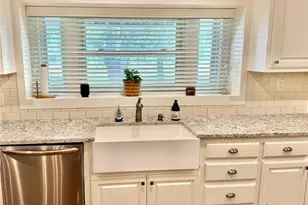 1371 Fannin Oaks Dr, Victoria, TX 77905 - Photo 7