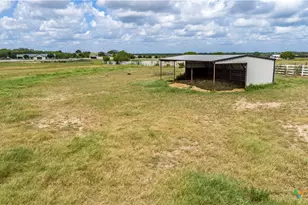 404 Annies Ln, La Vernia, TX 78121 - Photo 9