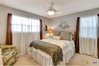 612 W Jackson Avenue, Port O'Connor, TX 77982 - Photo 9