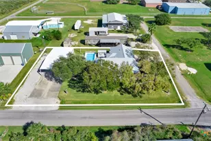 612 W Jackson Ave, Port O'Connor, TX 77982 - Photo 43