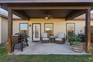 230 Navarro Xing, Seguin, TX 78155 - Photo 17