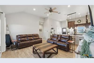 230 Navarro Crossing #6B, Seguin, TX 78155 - Photo 5