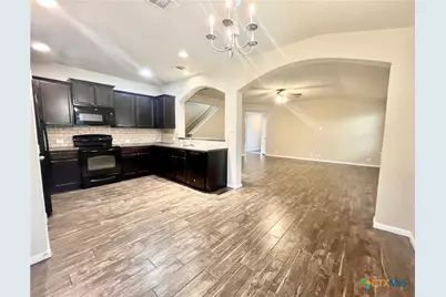 738 Great Oaks Drive, New Braunfels, TX 78130 - Photo 9