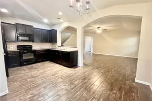 738 Great Oaks Dr, New Braunfels, TX 78130 - Photo 9