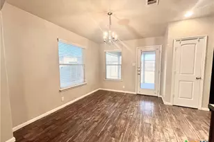 738 Great Oaks Dr, New Braunfels, TX 78130 - Photo 7