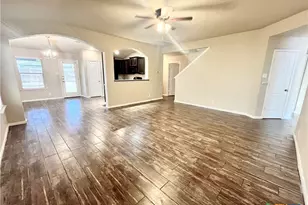 738 Great Oaks Dr, New Braunfels, TX 78130 - Photo 5