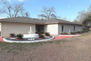 608 Berwick St, Victoria, TX 77904 - Photo 31