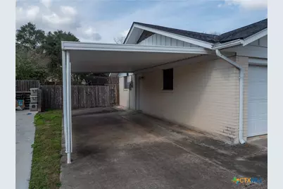 301 Birchwood Drive, Victoria, TX 77901 - Photo 5