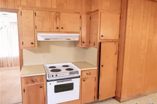 301 Birchwood Dr, Victoria, TX 77901 - Photo 9