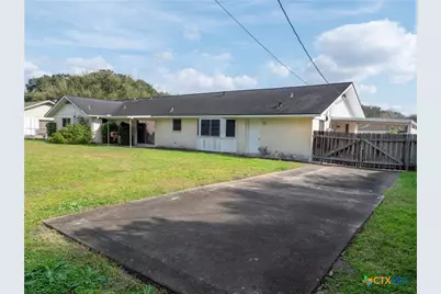 301 Birchwood Drive, Victoria, TX 77901 - Photo 41